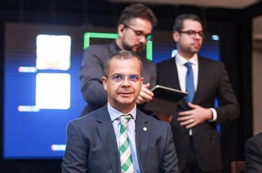 Imagem Jutay Meneses em sessão itinerante da ALPB, em Itabaiana