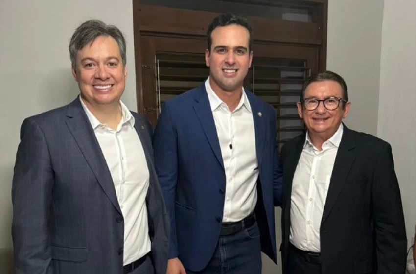 Imagem Título de cidadão coremense ao deputado Júnior Araújo