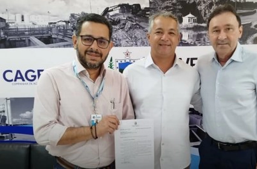 Imagem Prefeito Gerôncio Júnior ao lado de Deusdete Queiroga e Marcus Vinícius