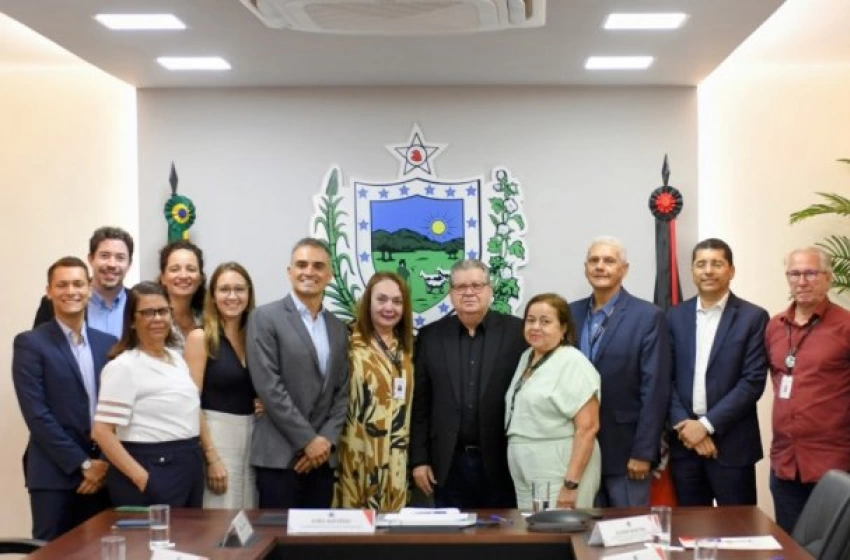 Imagem Governador em reunião com missão do Banco Mundial 
