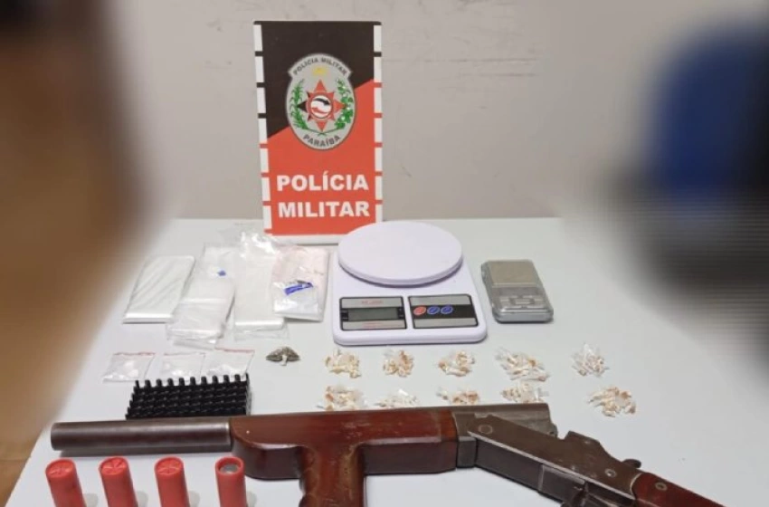 Imagem Apreensão de espingarda calibre 12, drogas e outros materiais