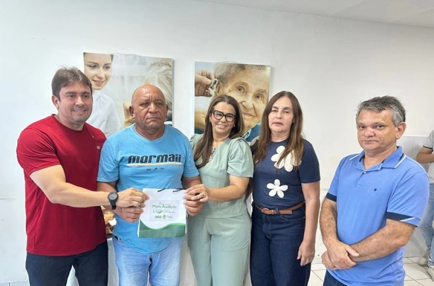 Imagem Entrega de aparelhos auditivos a pacientes da Otoclínica, em Sousa