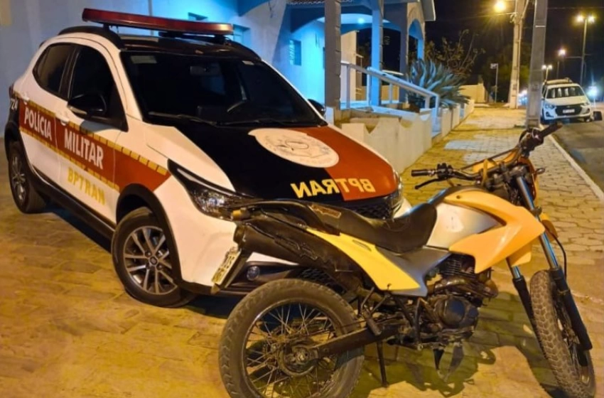 Imagem Motocicleta apreendida pela polícia militar em Catolé do Rocha 
