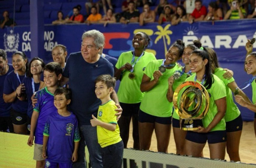Imagem Na final, o feminino venceu a Argentina, enquanto o masculino superou a Espanha