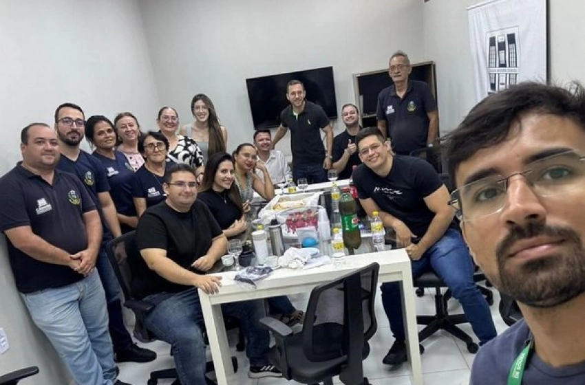 Imagem Reunião de servidores da Câmara de Sousa