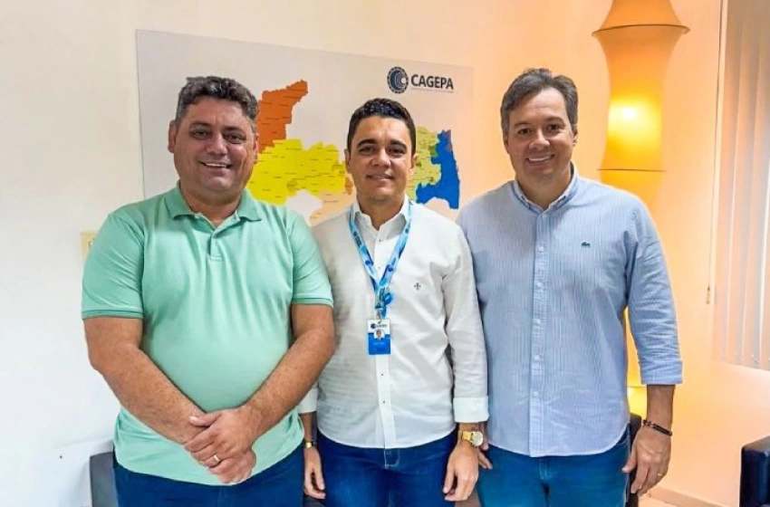 Imagem Deputado Júnior Araújo, prefeito Thially Aristóteles e o diretor comercial da Cagepa, Isaac Veras