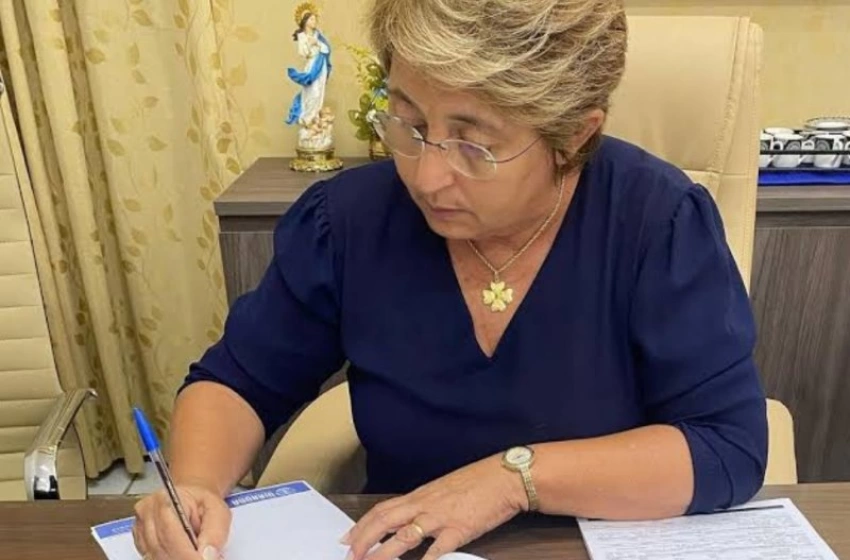 Imagem Prefeita, Leninha Romão 