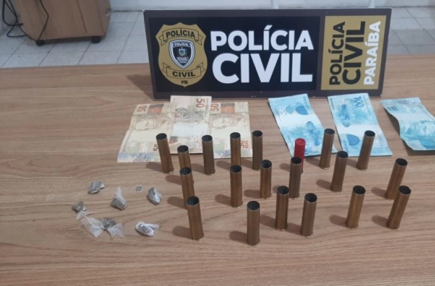 Imagem Munições e drogas apreendidas em ação policial na cidade de Pombal 