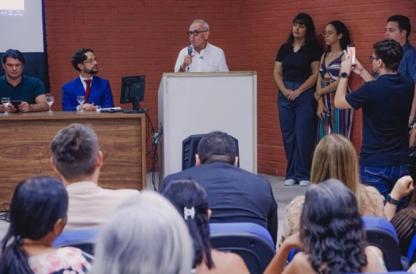 Imagem Entrega de certificados para 100 alunos nas áreas de gastronomia e costura