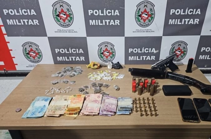 Imagem Armas e drogas apreendidas pela polícia militar em João Pessoa 