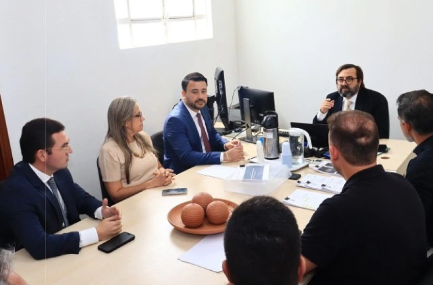 Imagem Reunião sobre plano de uso da Estação Cabo Branco