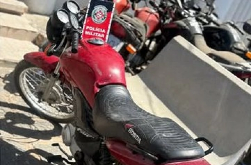 Imagem Moto com queixa de furto recuperada