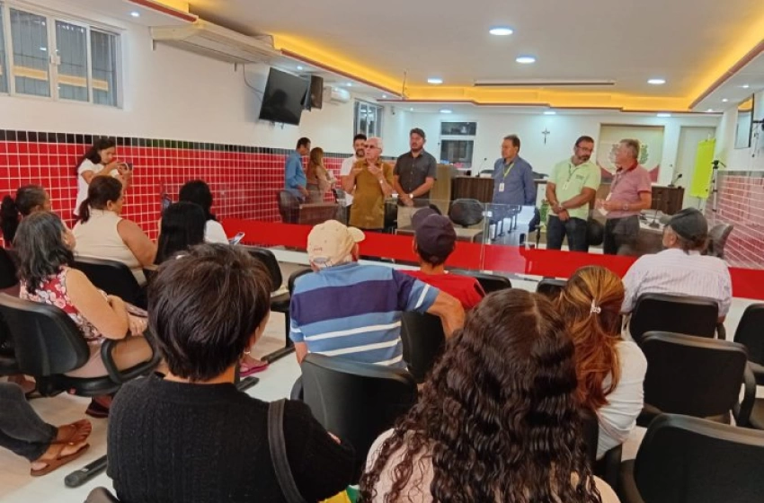 Imagem Entrega de 43 escrituras de posse de terra a agricultores