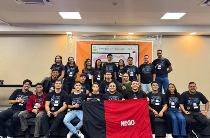 Imagem Estudantes paraibanos que conquistaram o Torneio nacional de robótica