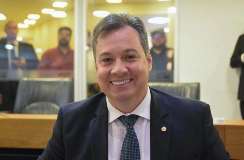Imagem Deputado estadual Júnior Araújo 