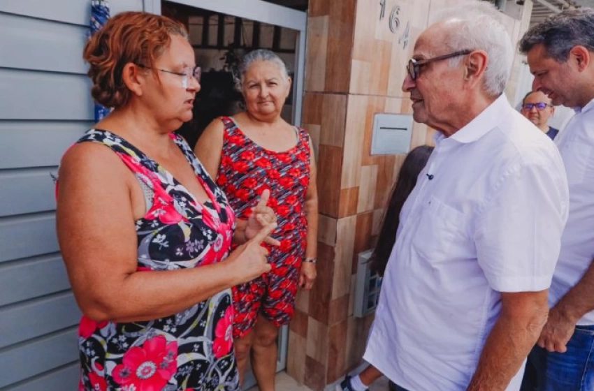 Imagem Cícero inspecionando obras em João Pessoa