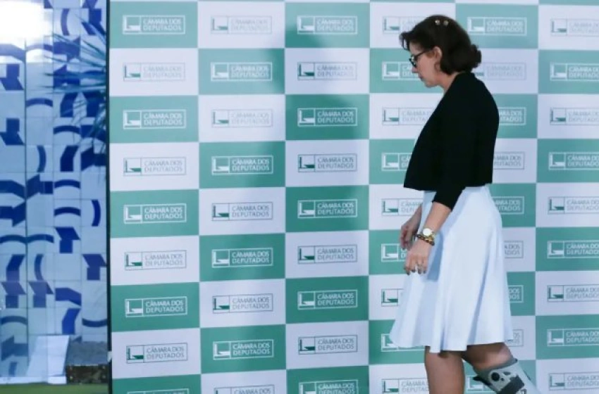 Imagem Deputada Carla Zambelli (PL-SP)