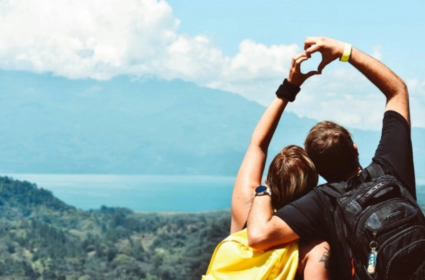 Imagem Um casal que ama ficar em casa tem desejos bem diferentes de um casal que passa o fim de semana na estrada