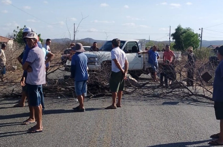 Imagem Saída do município de Lastro, Sertão paraibano