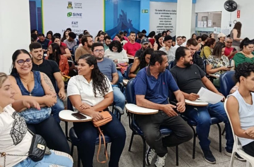 Imagem Trabalhadores a espera de emprego