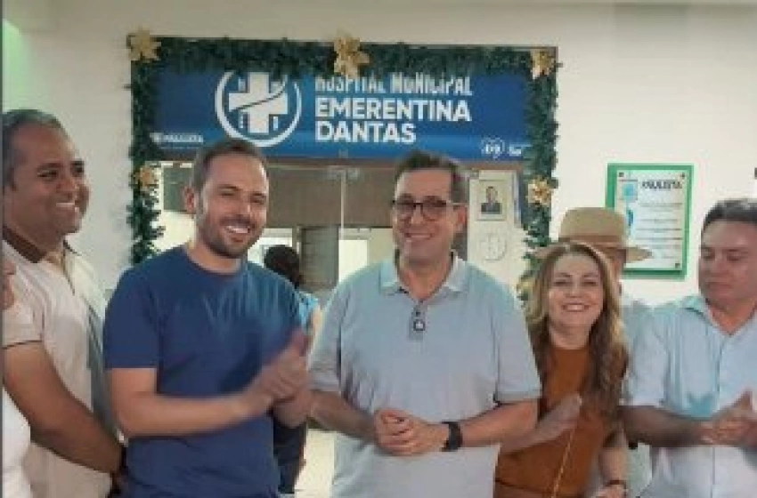 Imagem Gervásio Maia ao lado de lideranças de Paulista