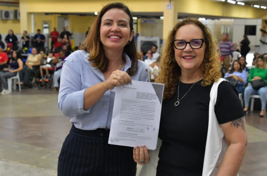 Imagem Termo de Doação de ônibus adaptado assinado pela Sedh e Funad 