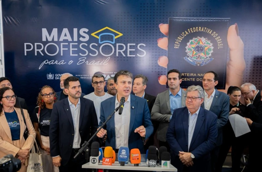 Imagem Tecnologia, transporte escolar e valorização docente marcam visita do ministro Camilo Santana à Paraíba