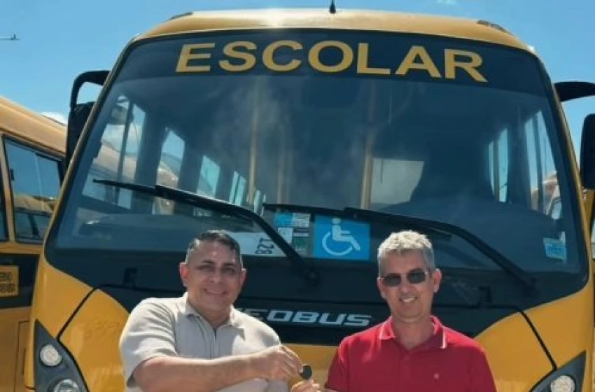 Imagem Aparecida é contemplada com novo ônibus escolar em evento estadual de educação