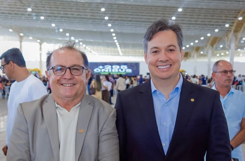 Imagem Deputado Júnior Araújo ao lado do prefeito Ceninha Lucena