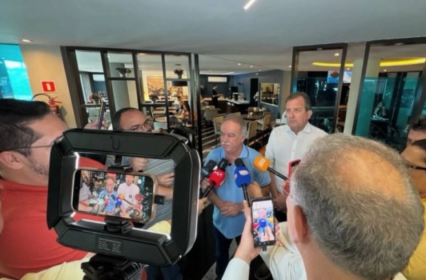 Imagem Coletiva de Imprensa com o Deputado Estadual, Inácio Falcão