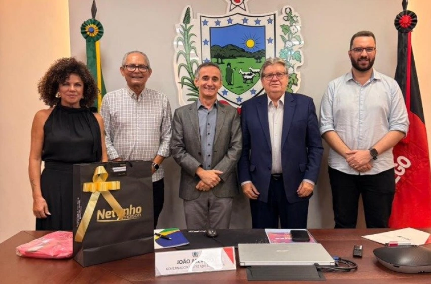 Imagem João Azevedo com o Presidente da FCDL-PB, José Lopes da Silva Neto