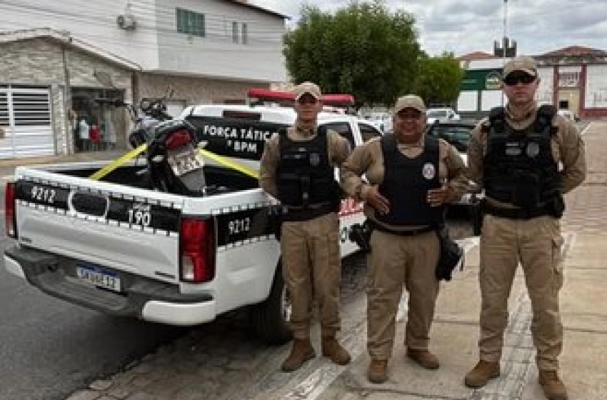 Imagem Moto furtada recuperada pela PM