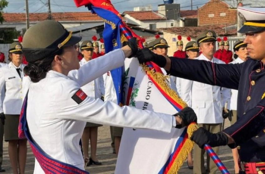 Imagem 41 novos aspirantes a oficial da PM