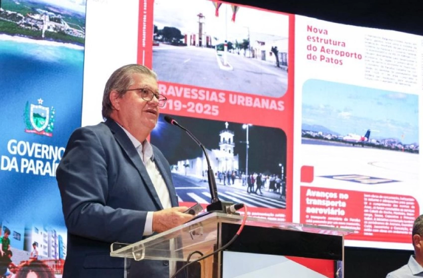 Imagem João Azevêdo apresentando as ações do Governo em 2025 