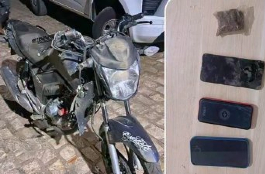 Imagem Moto, celulares e maconha apreendidos em ação da PM