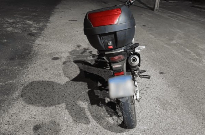 Imagem Motocicleta apreendida em ação da PRF