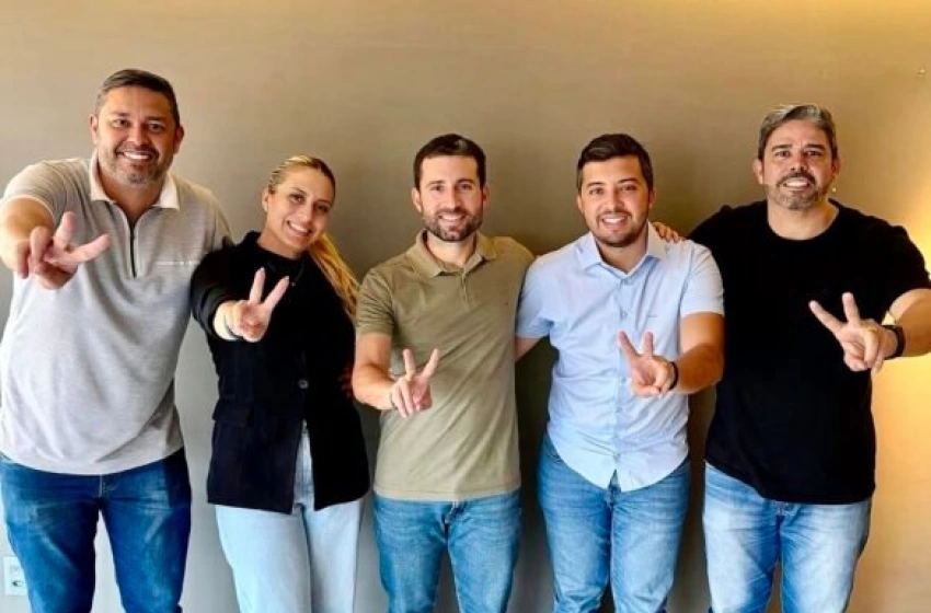 Imagem Deputado estadual Michel Henrique (Republicanos) recebendo apoios no Agreste