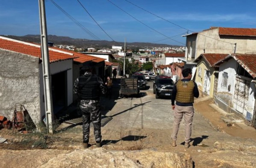 Imagem Operação contra o tráfico e prende duas pessoas