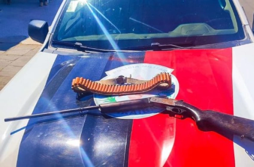 Imagem Arma e munições apreendidas em ação da Polícia Militar