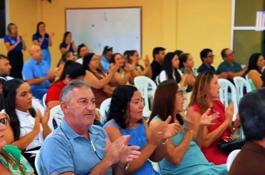 Imagem Posse de docentes concursados em São Francisco