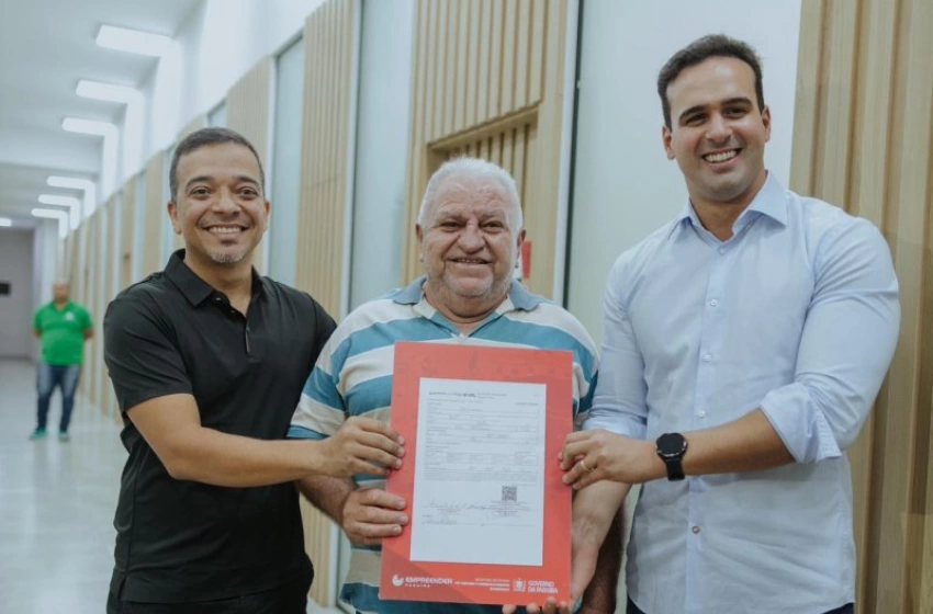 Imagem Lucas Ribeiro assina contratos do Empreender PB e faz balanço do programa em Campina Grande