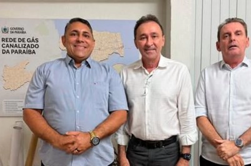 Imagem Prefeito João Neto, Secretário Deusdete Queiroga e o deputado Chico Mendes