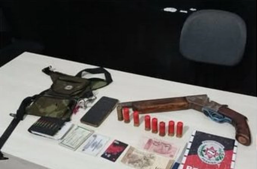 Imagem Arma e munições apreendidas em ação da PM