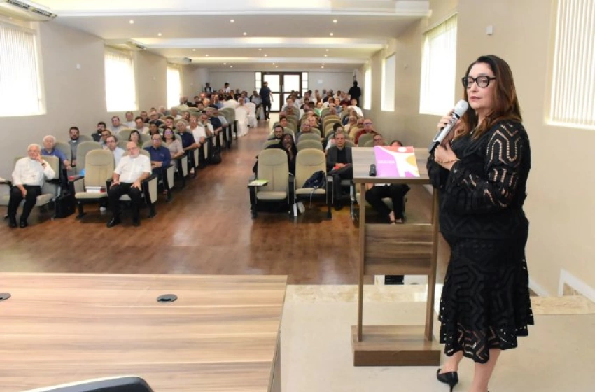 Imagem Juiza Graziela Queiroga na apresentação da campanha