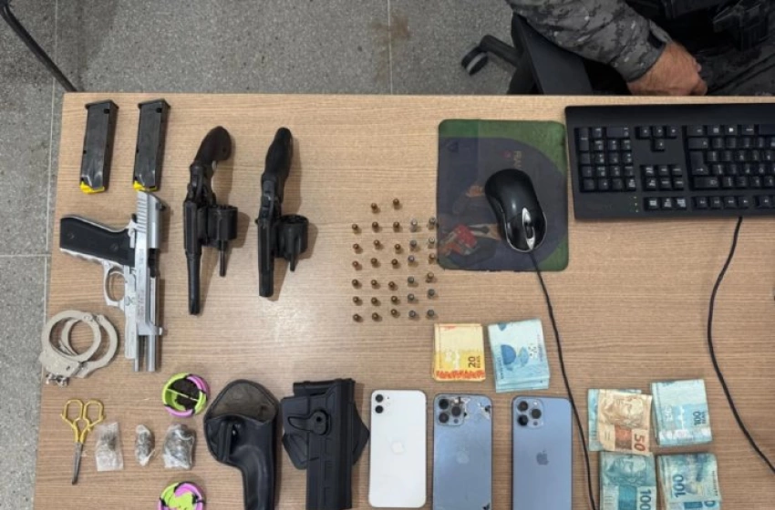 Imagem Armas e munições apreendidas pela Polícia Militar