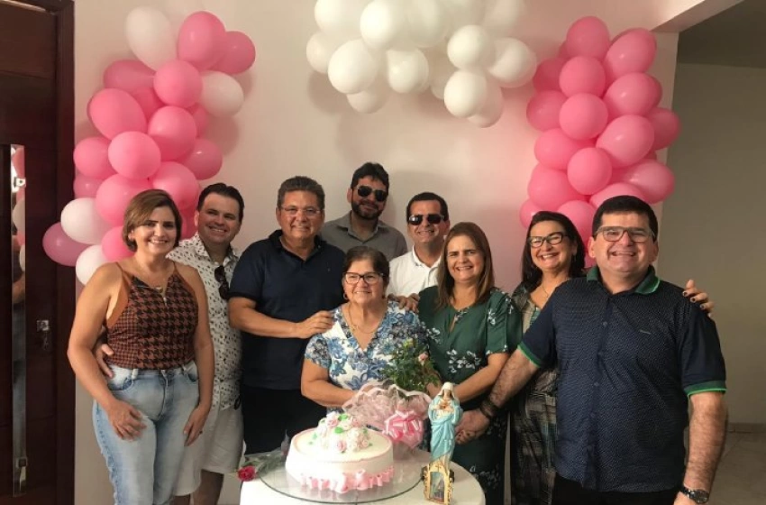 Imagem Dona Elizabete Pereira de Araújo e filhos