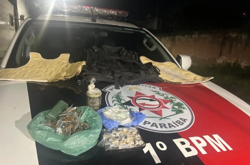 Imagem Apreensão de drogas e colete balístico