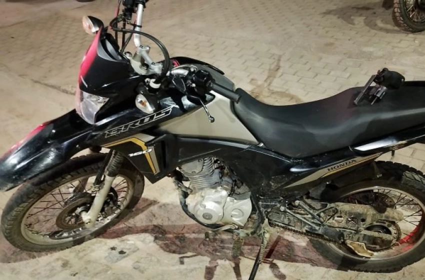Imagem Moto apreendida pela polícia militar no litoral sul da Paraíba.
