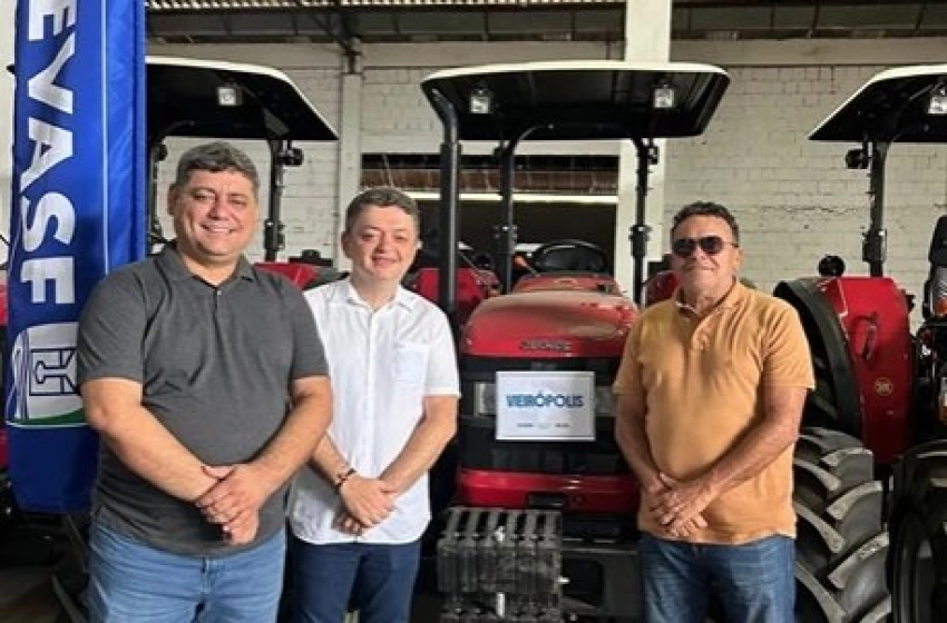 Imagem Vieirópolis recebe novo trator para reforçar a agricultura do município