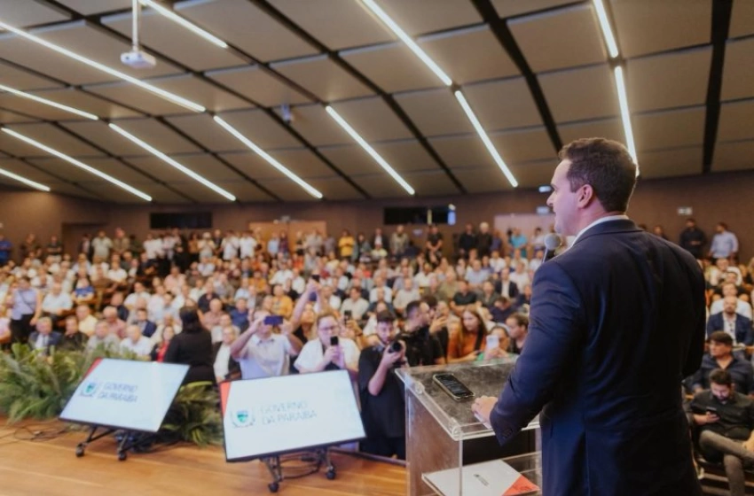 Imagem Governador em exercício Lucas Ribeiro 